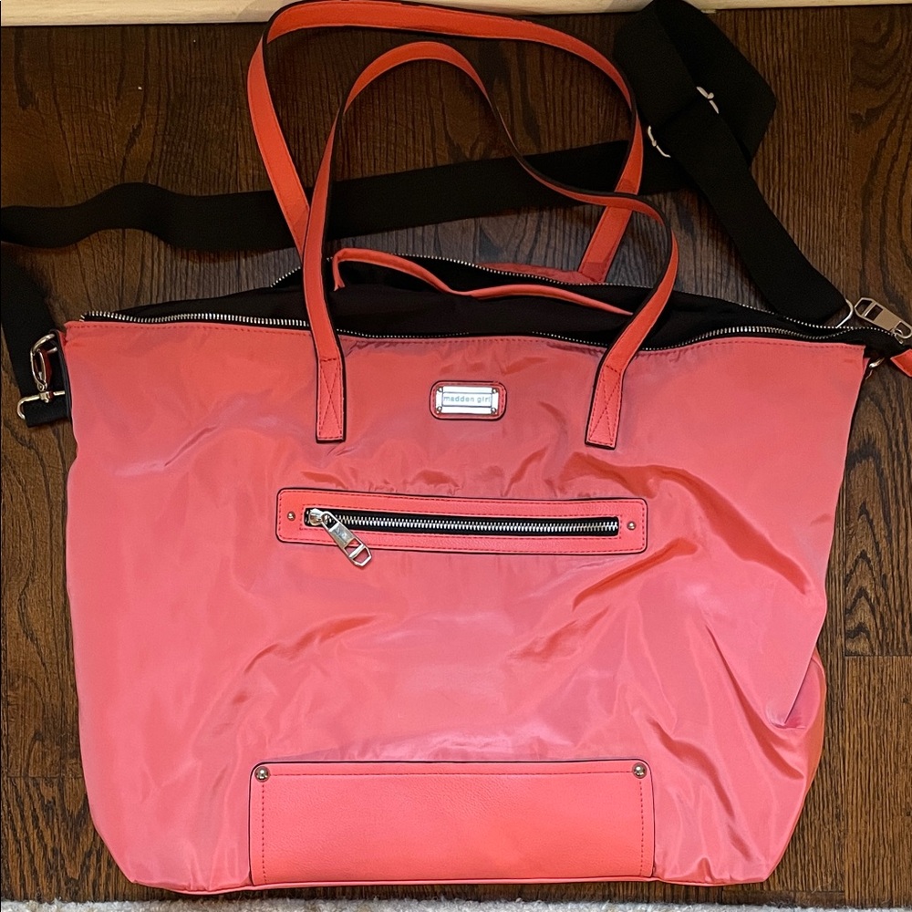 Madden Girl Overnighter Bag, Coral MG-3974